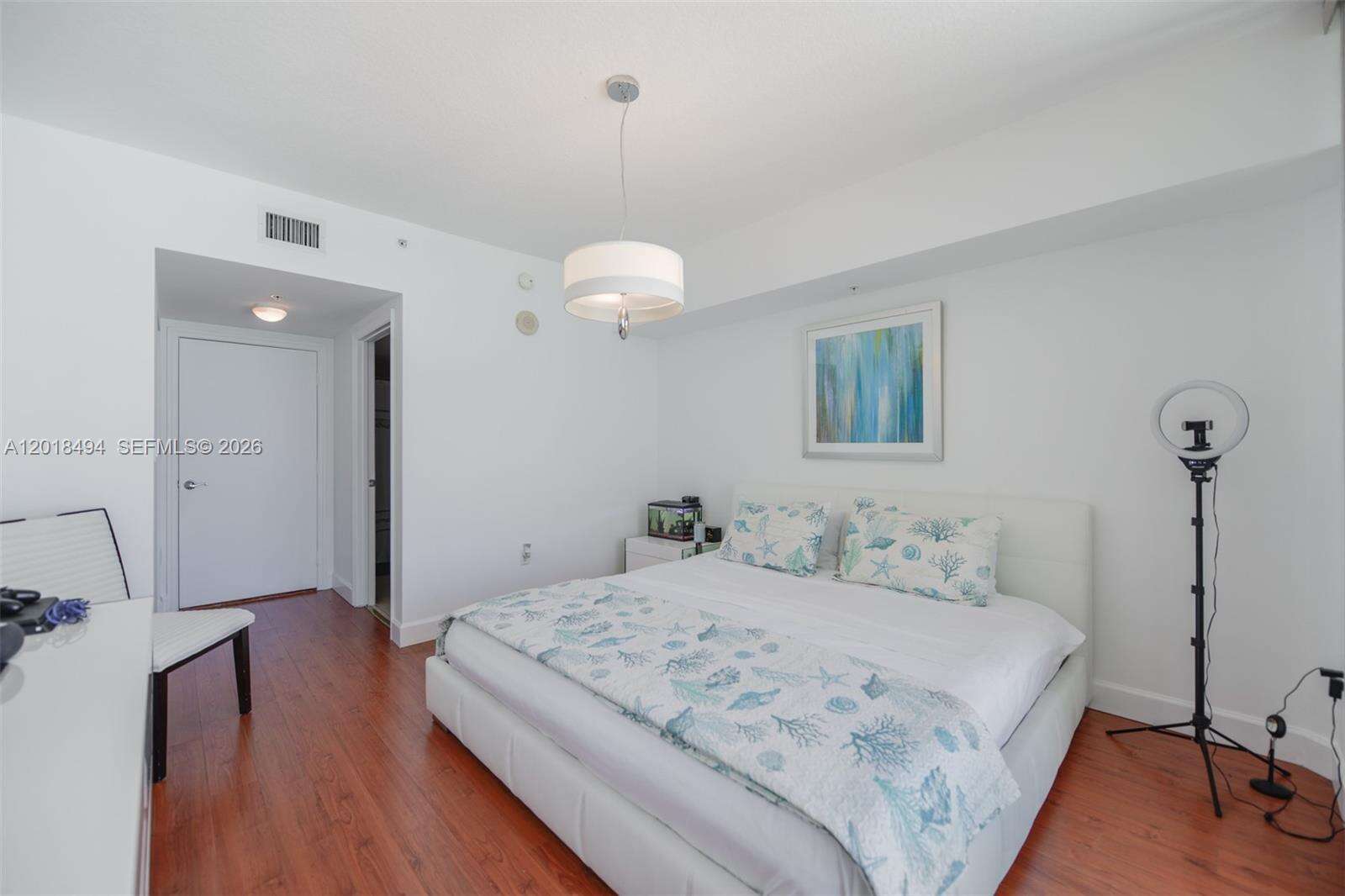 La Perla at 16699 Collins Ave, Sunny Isles Beach, FL 33160 - For Rent photo 14