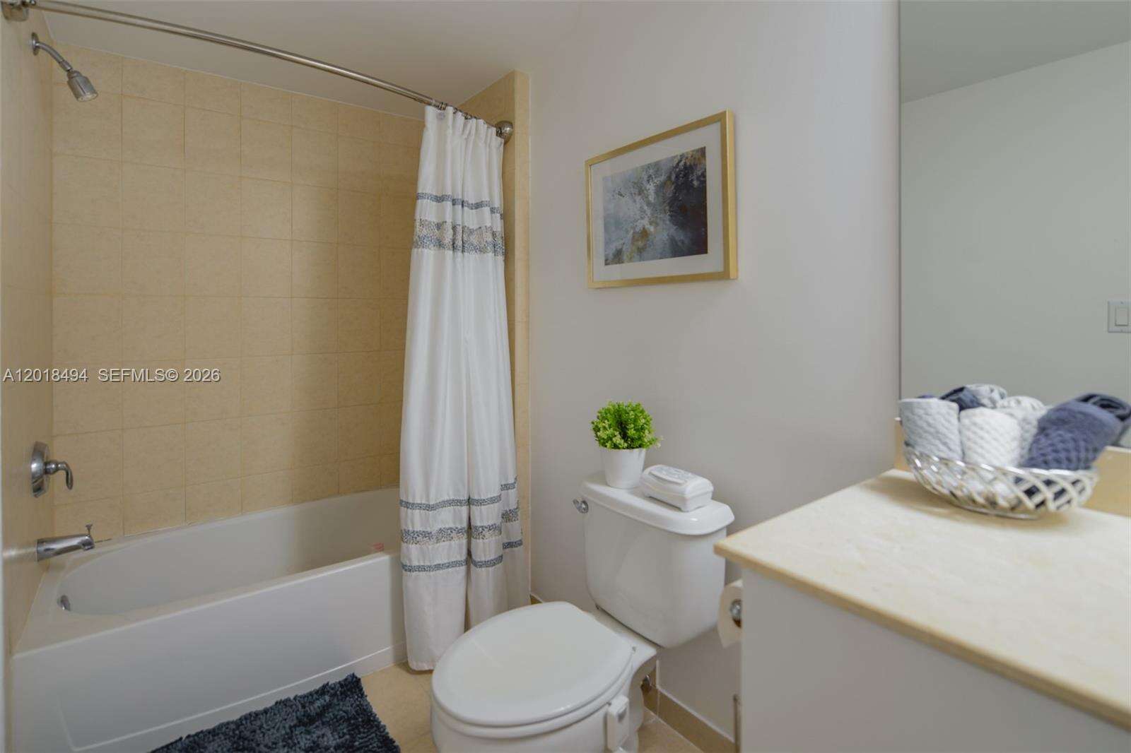 La Perla at 16699 Collins Ave, Sunny Isles Beach, FL 33160 - For Rent photo 15
