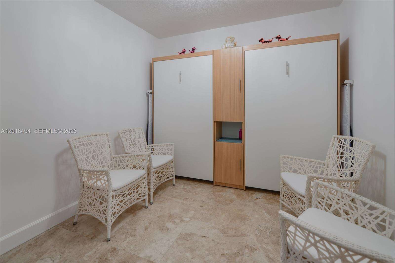 La Perla at 16699 Collins Ave, Sunny Isles Beach, FL 33160 - For Rent photo 17