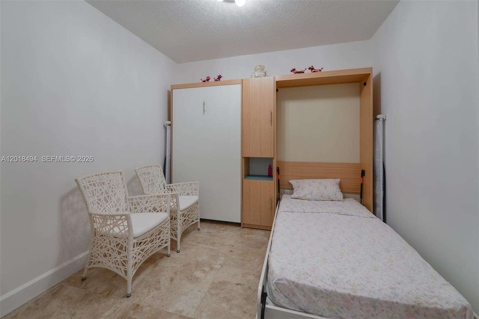 La Perla at 16699 Collins Ave, Sunny Isles Beach, FL 33160 - For Rent photo 18
