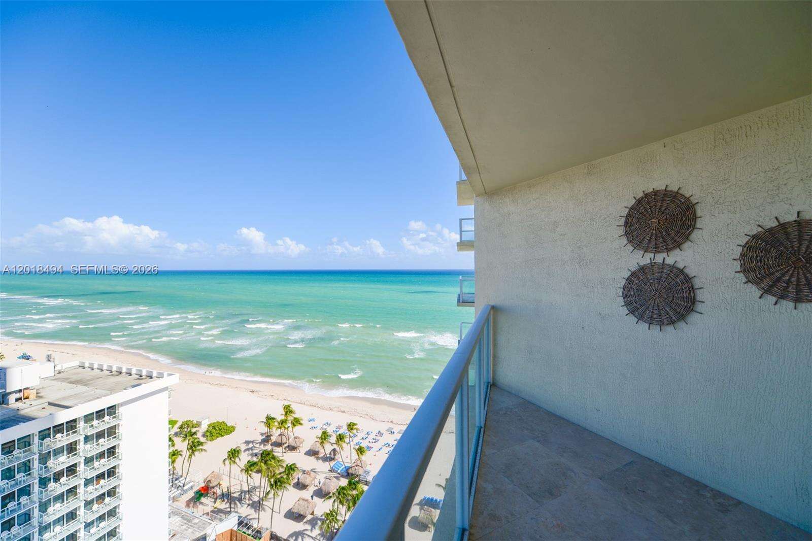La Perla at 16699 Collins Ave, Sunny Isles Beach, FL 33160 - For Rent photo 21