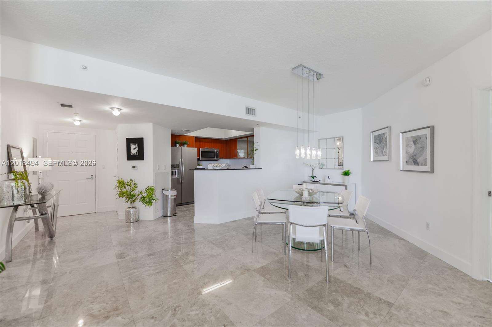 La Perla at 16699 Collins Ave, Sunny Isles Beach, FL 33160 - For Rent photo 4