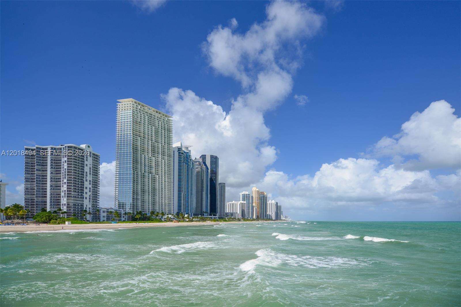La Perla at 16699 Collins Ave, Sunny Isles Beach, FL 33160 - For Rent photo 31