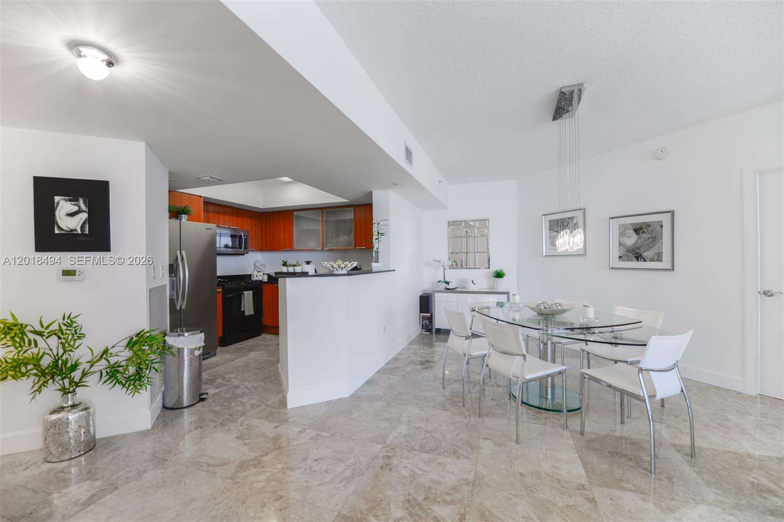 La Perla at 16699 Collins Ave, Sunny Isles Beach, FL 33160 - For Rent photo 6
