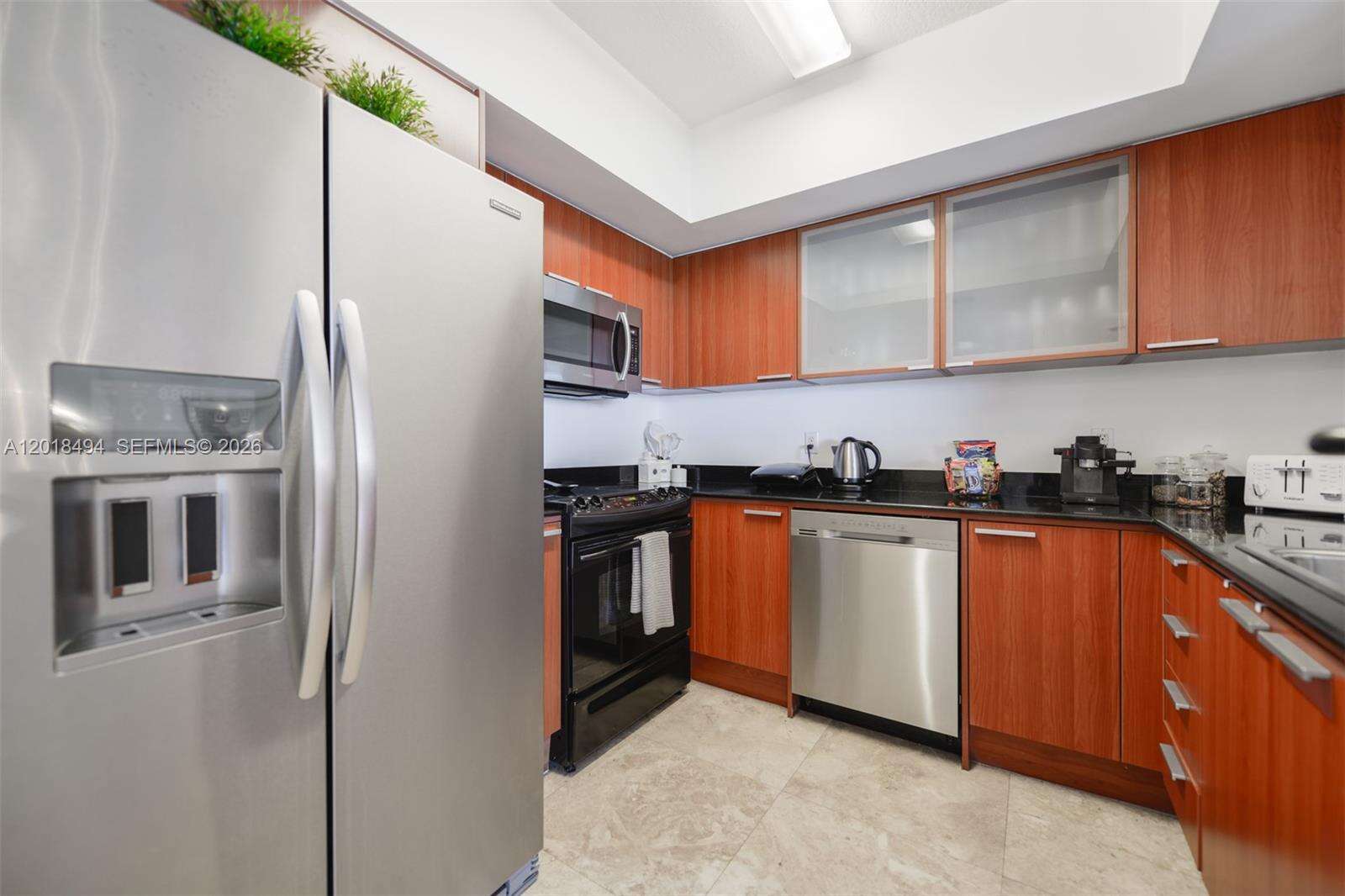 La Perla at 16699 Collins Ave, Sunny Isles Beach, FL 33160 - For Rent photo 7