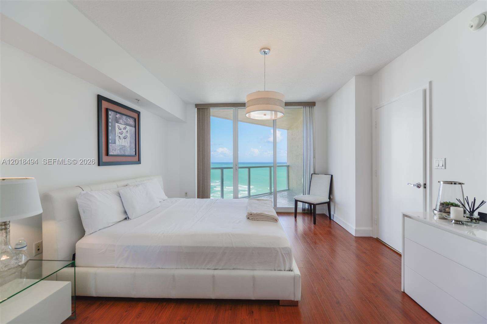 La Perla at 16699 Collins Ave, Sunny Isles Beach, FL 33160 - For Rent photo 8