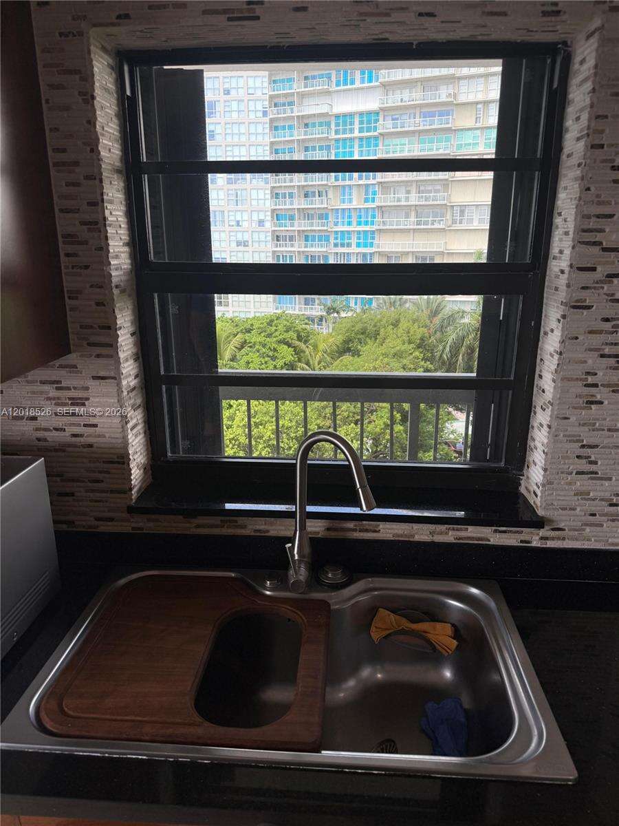 Brickell Bay Club at 2333 Brickell Ave, Miami, FL 33129 - For Rent photo 27