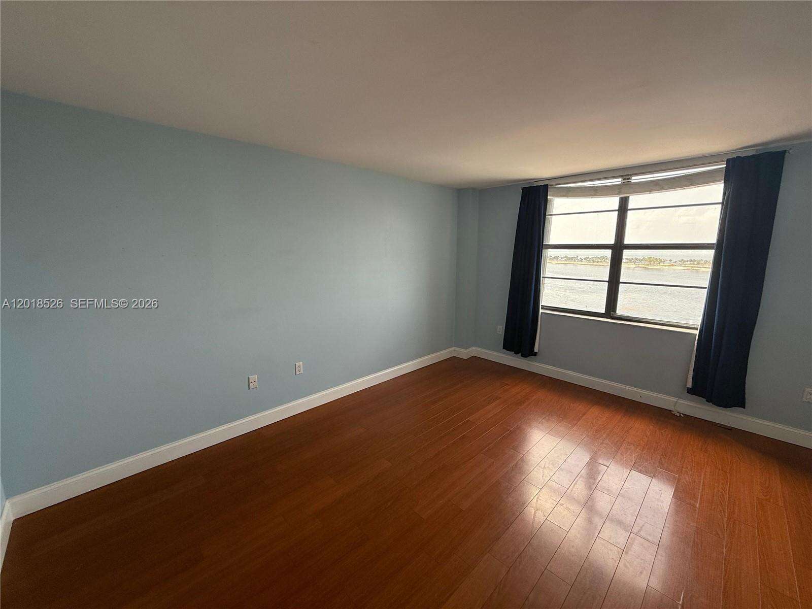 Brickell Bay Club at 2333 Brickell Ave, Miami, FL 33129 - For Rent photo 32