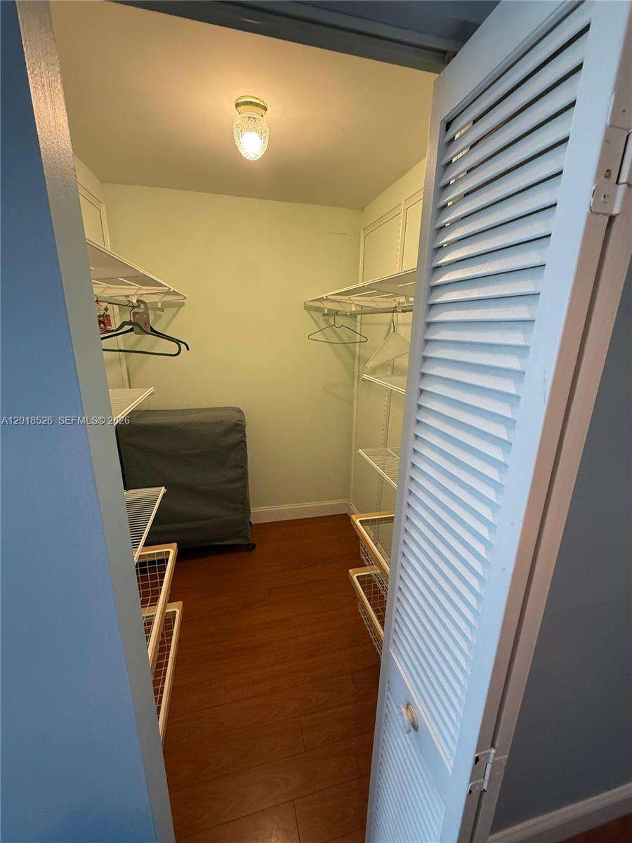 Brickell Bay Club at 2333 Brickell Ave, Miami, FL 33129 - For Rent photo 38