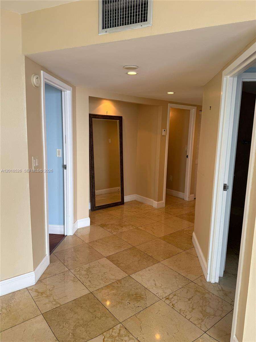 Brickell Bay Club at 2333 Brickell Ave, Miami, FL 33129 - For Rent photo 40