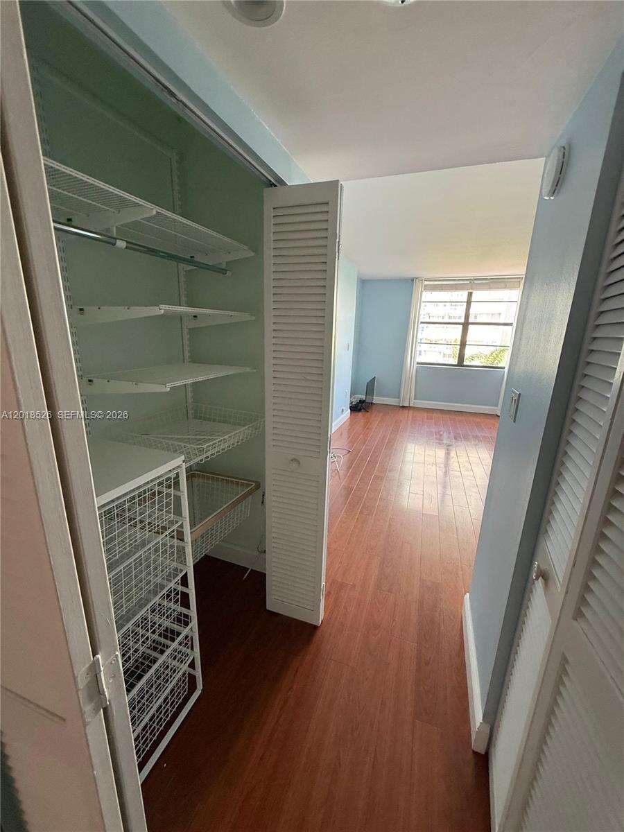 Brickell Bay Club at 2333 Brickell Ave, Miami, FL 33129 - For Rent photo 41