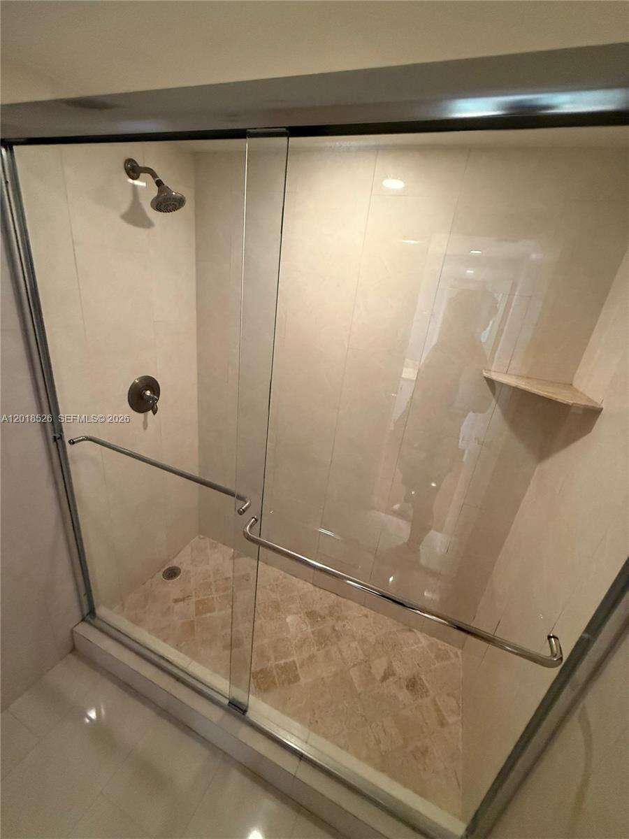 Brickell Bay Club at 2333 Brickell Ave, Miami, FL 33129 - For Rent photo 52