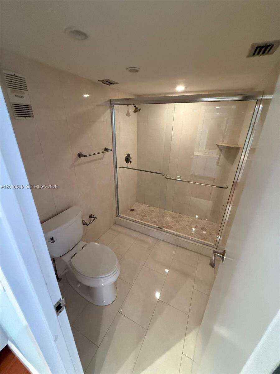 Brickell Bay Club at 2333 Brickell Ave, Miami, FL 33129 - For Rent photo 56