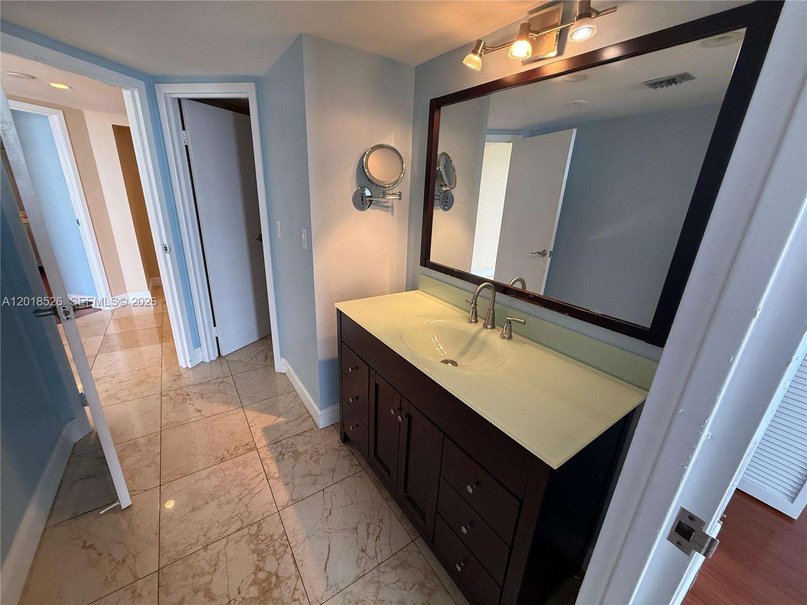 Brickell Bay Club at 2333 Brickell Ave, Miami, FL 33129 - For Rent photo 62