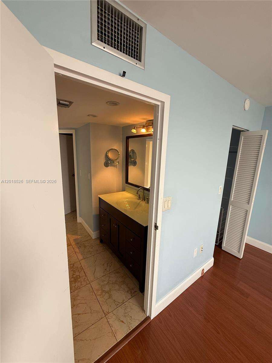 Brickell Bay Club at 2333 Brickell Ave, Miami, FL 33129 - For Rent photo 63