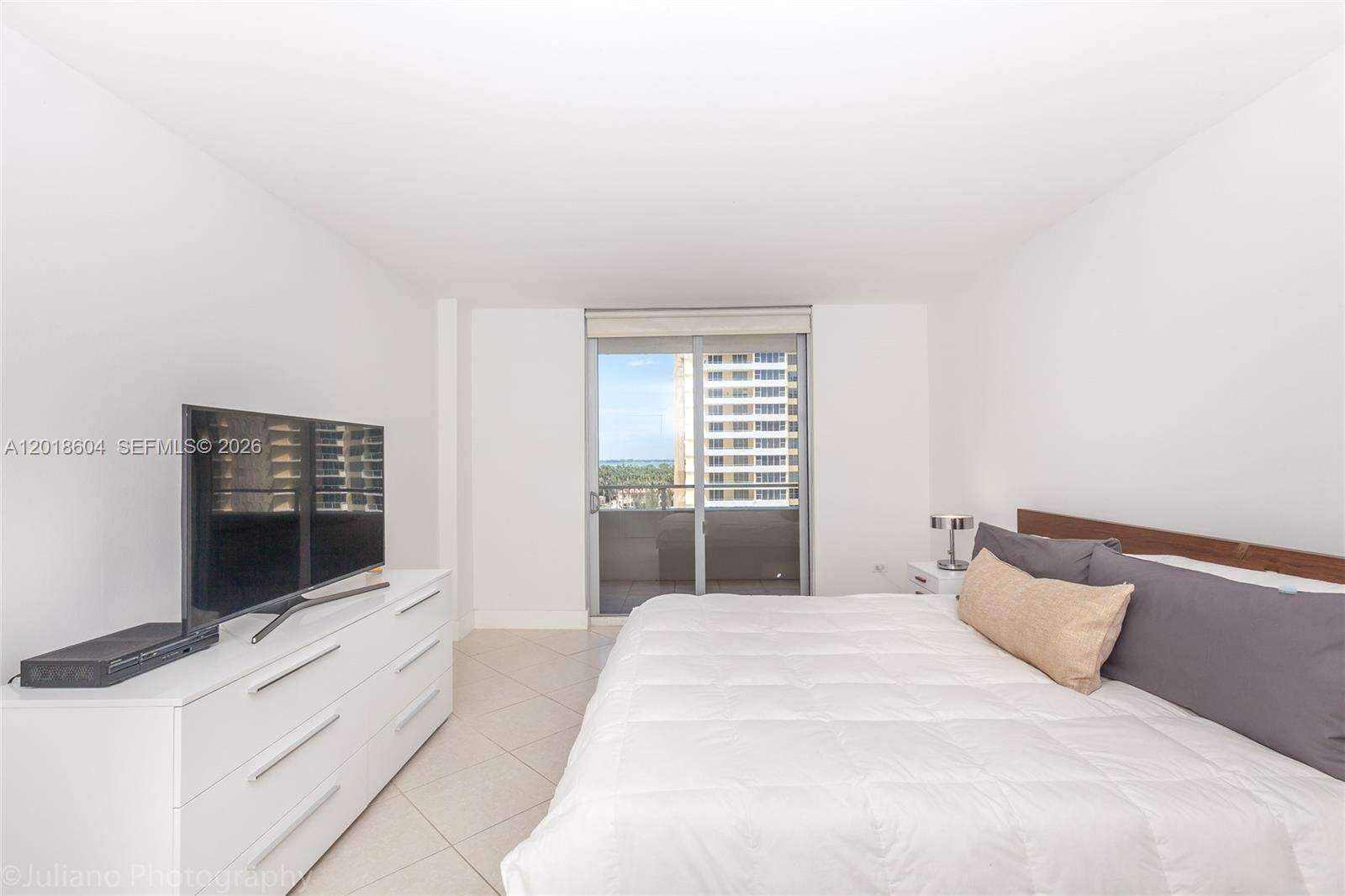 Oceanside Plaza at 5555 Collins Ave, Miami Beach, FL 33140 - For Rent photo 11