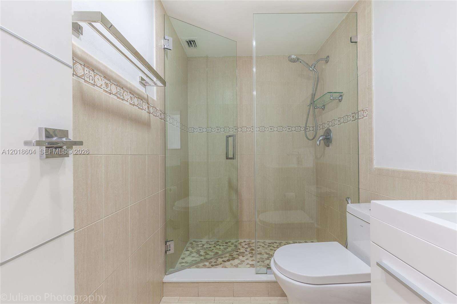 Oceanside Plaza at 5555 Collins Ave, Miami Beach, FL 33140 - For Rent photo 17