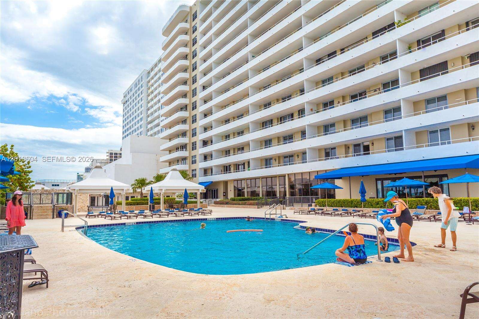 Oceanside Plaza at 5555 Collins Ave, Miami Beach, FL 33140 - For Rent photo 19