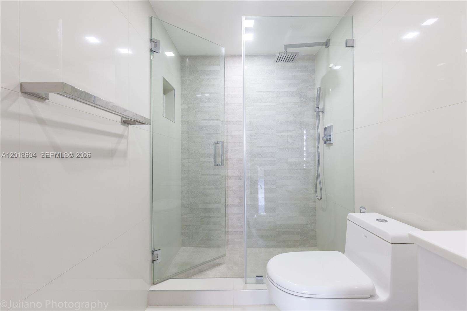 Oceanside Plaza at 5555 Collins Ave, Miami Beach, FL 33140 - For Rent photo 27