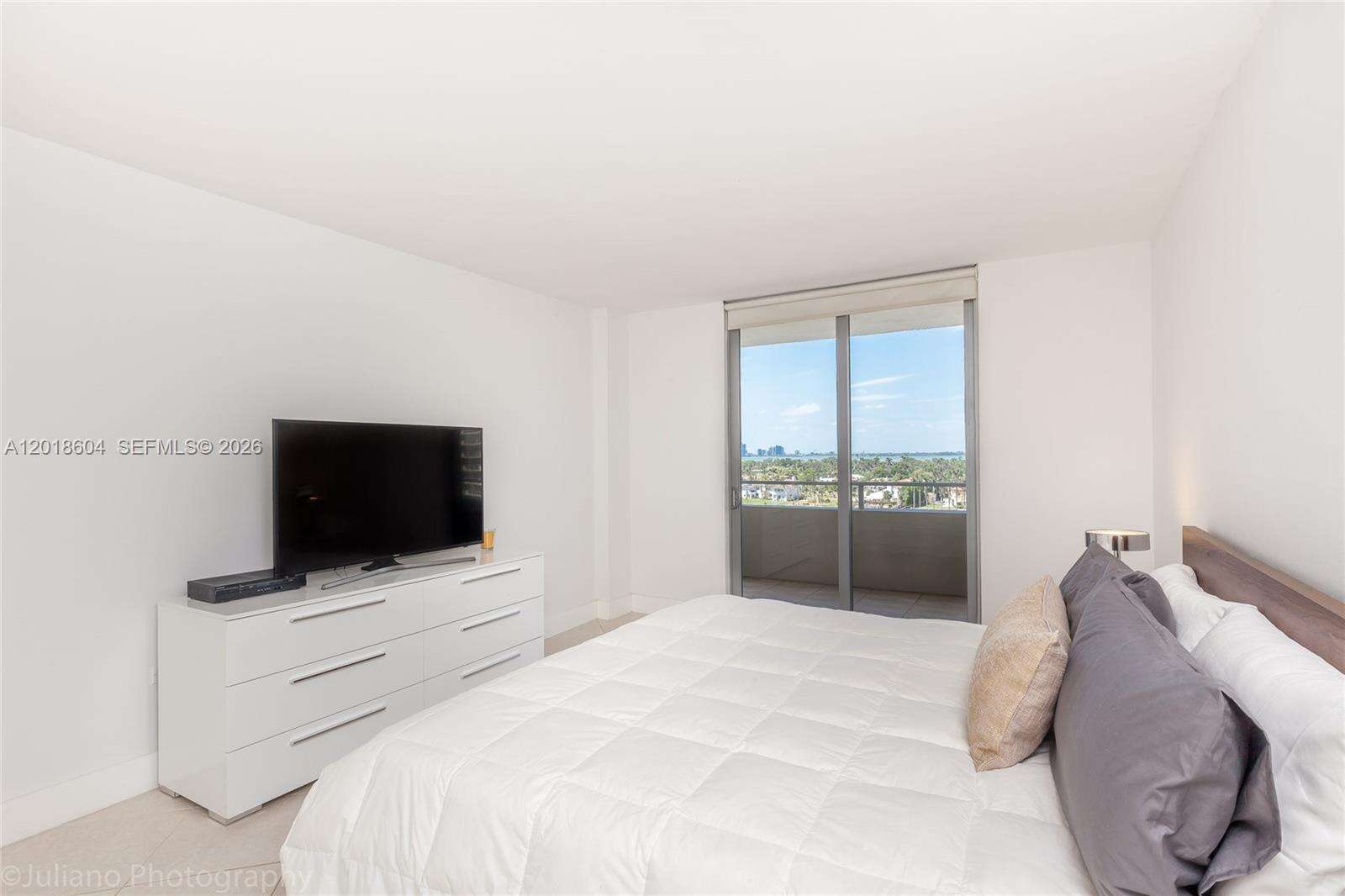 Oceanside Plaza at 5555 Collins Ave, Miami Beach, FL 33140 - For Rent photo 32
