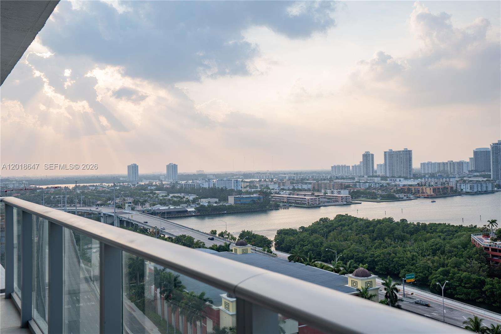 Parque Towers at 330 Sunny Isles Blvd, Sunny Isles Beach, FL 33160 - For Rent photo 11