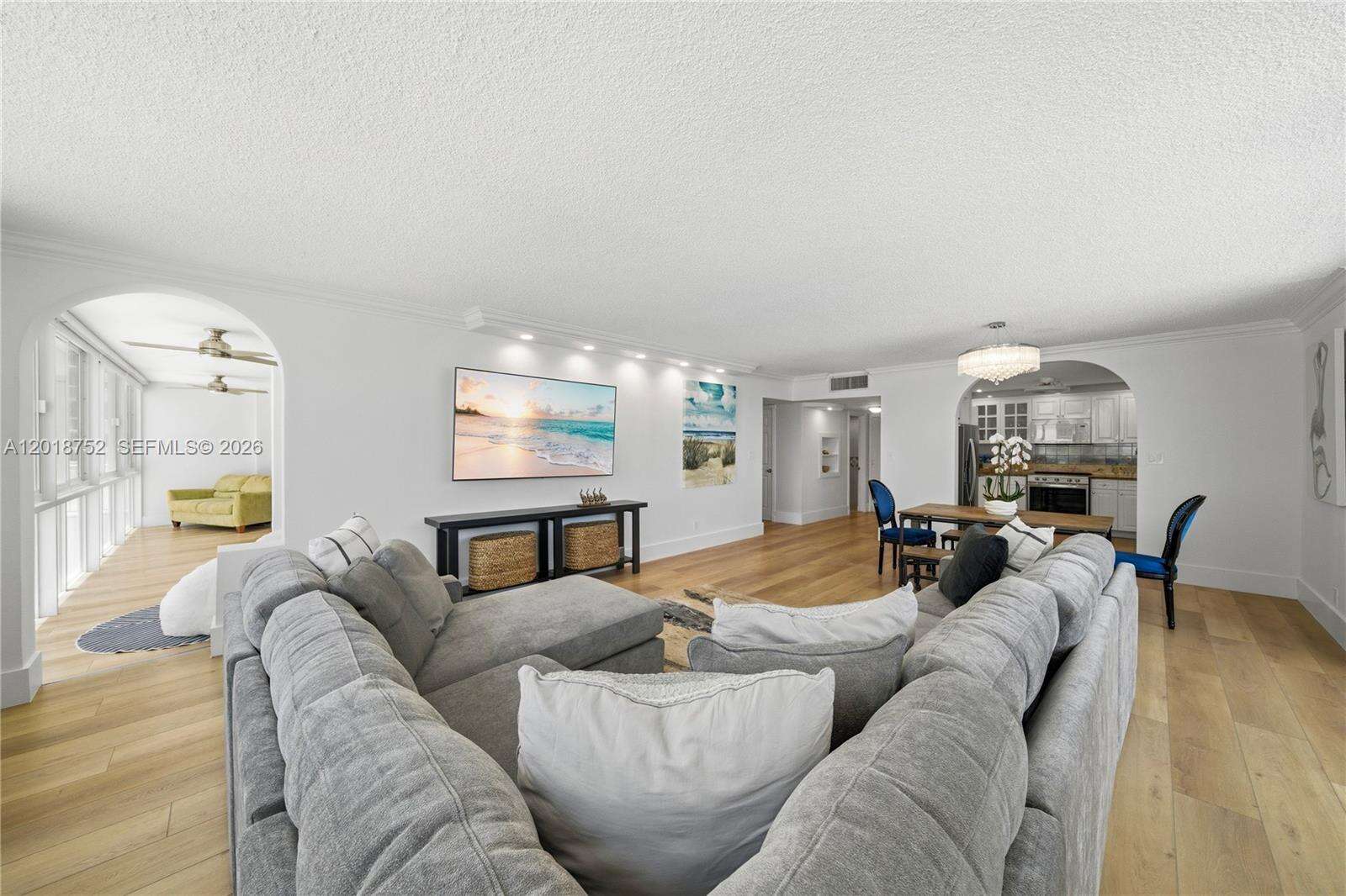 The Carriage House at 5401 Collins Ave, Miami Beach, FL 33140 - For Rent photo 6