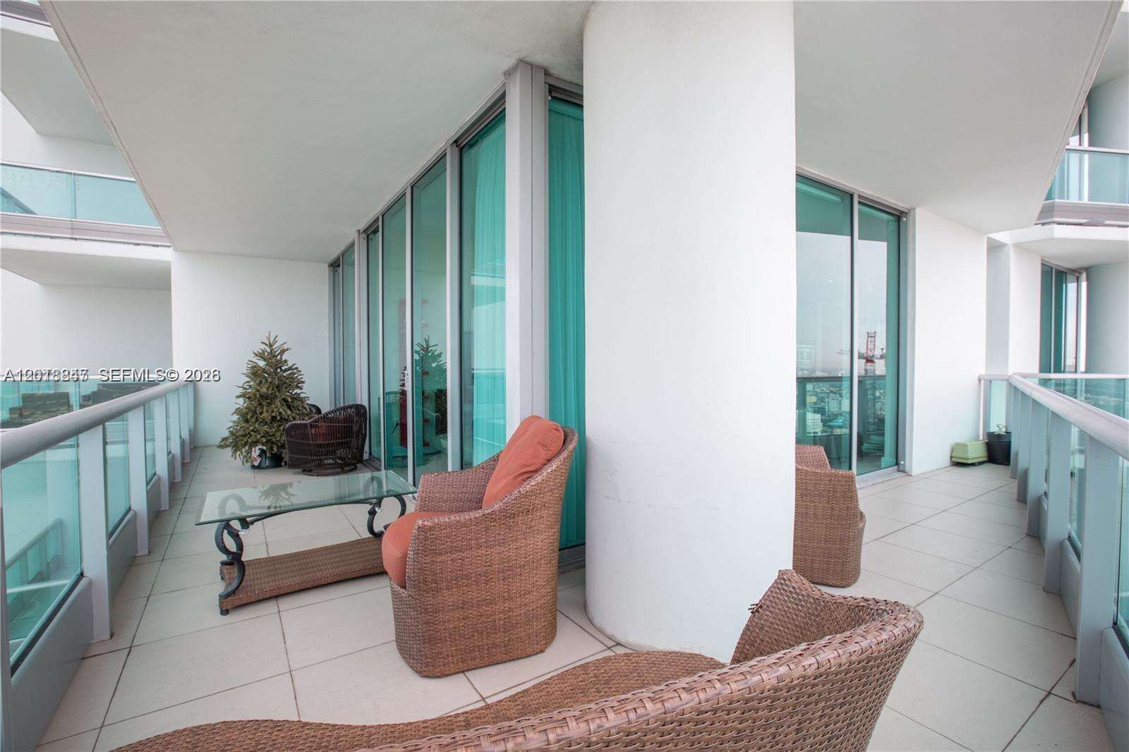 900 Biscayne at Miami, FL 33132 - For Rent photo 2