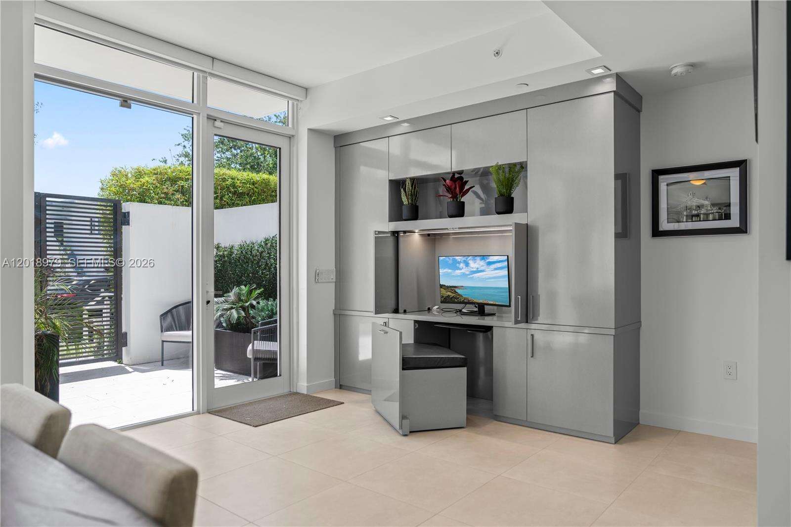 Tiffany House at 401 Birch Rd, Fort Lauderdale, FL 33304 - For Rent photo 8