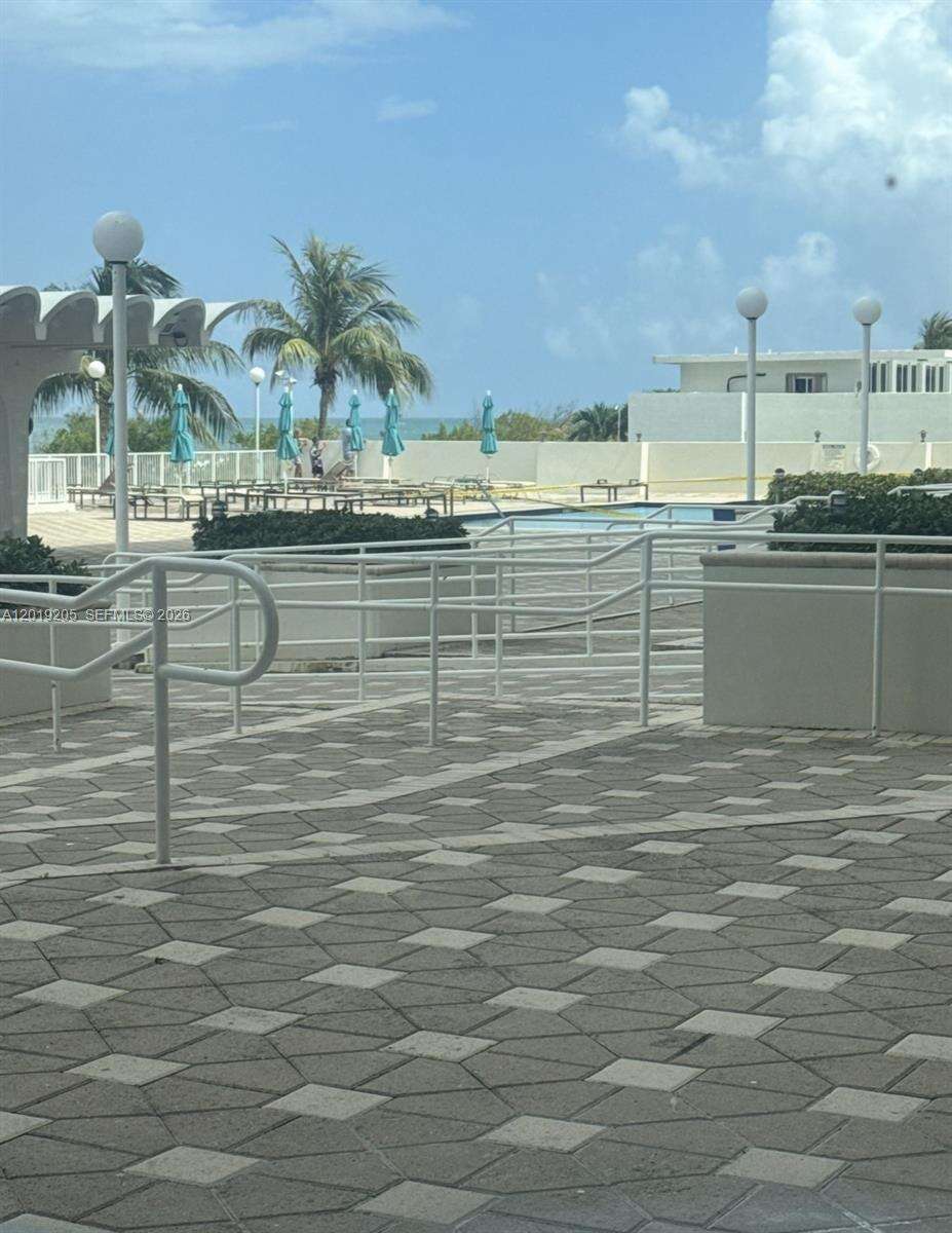 Arlen Beach at 5701 Collins Ave, Miami Beach, FL 33140 - For Rent photo 26