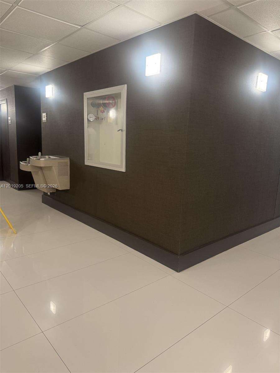 Arlen Beach at 5701 Collins Ave, Miami Beach, FL 33140 - For Rent photo 27