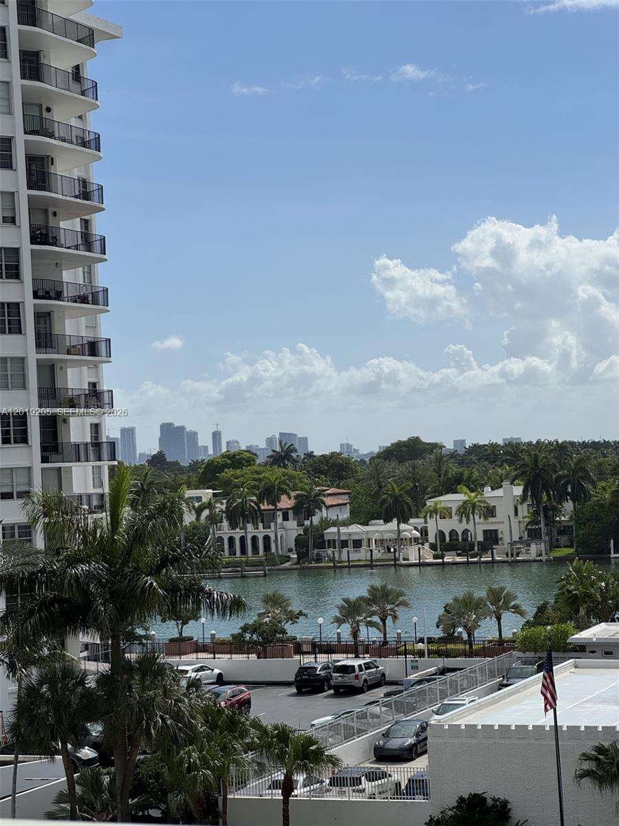 Arlen Beach at 5701 Collins Ave, Miami Beach, FL 33140 - For Rent photo 7