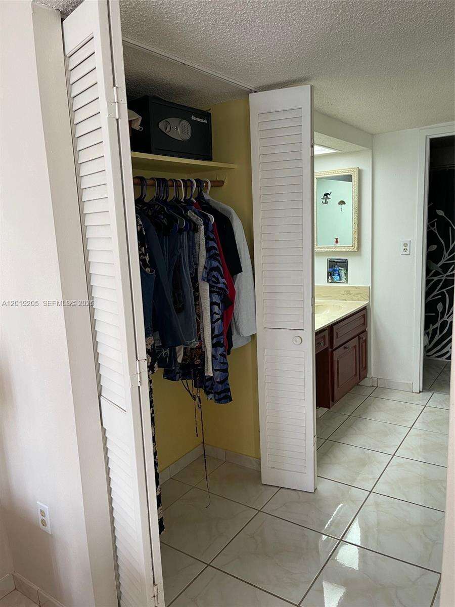 Arlen Beach at 5701 Collins Ave, Miami Beach, FL 33140 - For Rent photo 10