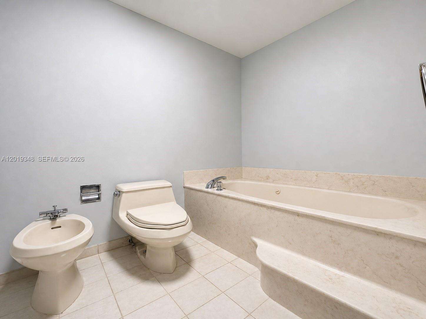 Brickell Key 1 at 520 Brickell Key Dr, Miami, FL 33131 - For Rent photo 13