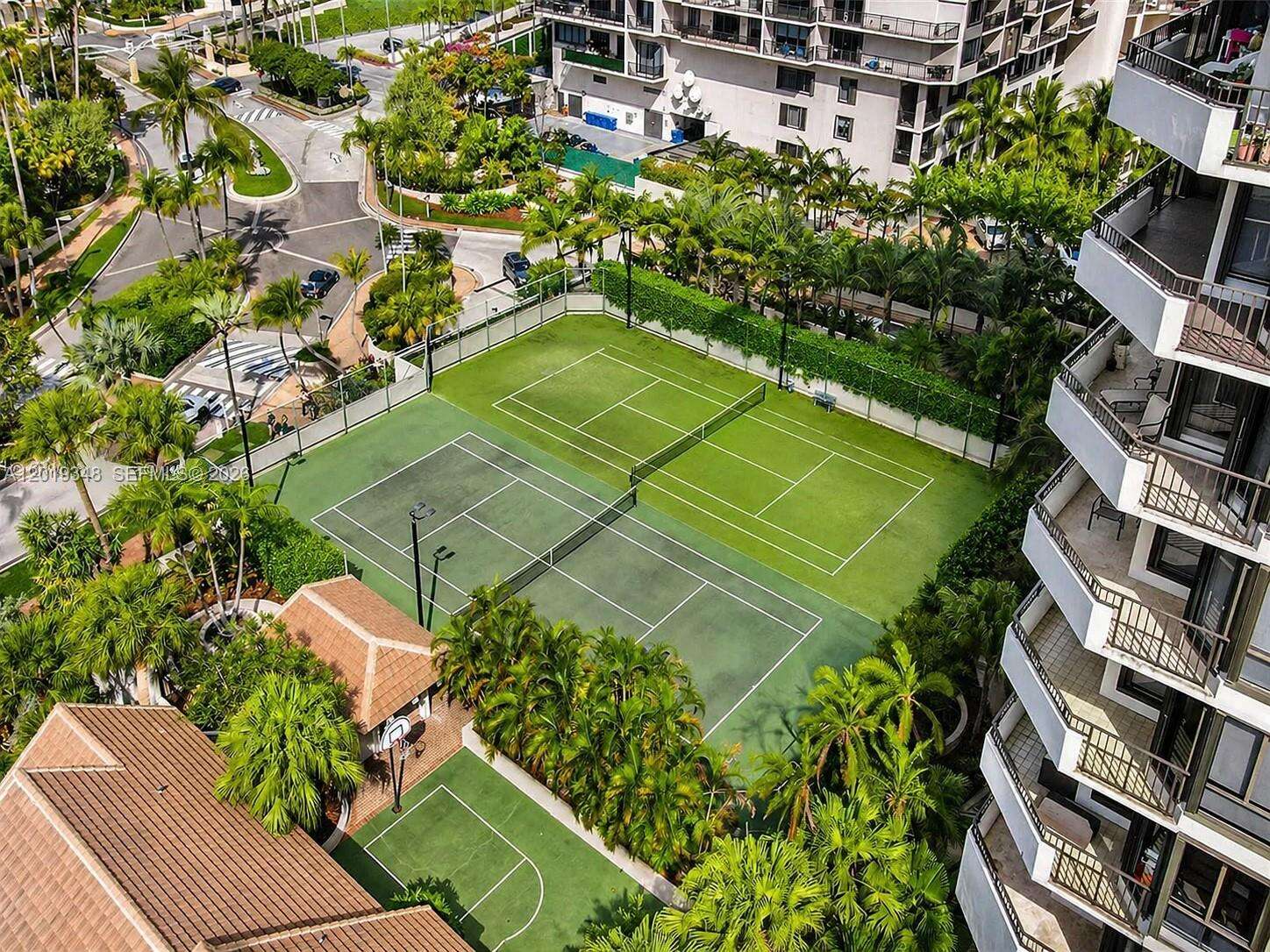 Brickell Key 1 at 520 Brickell Key Dr, Miami, FL 33131 - For Rent photo 32