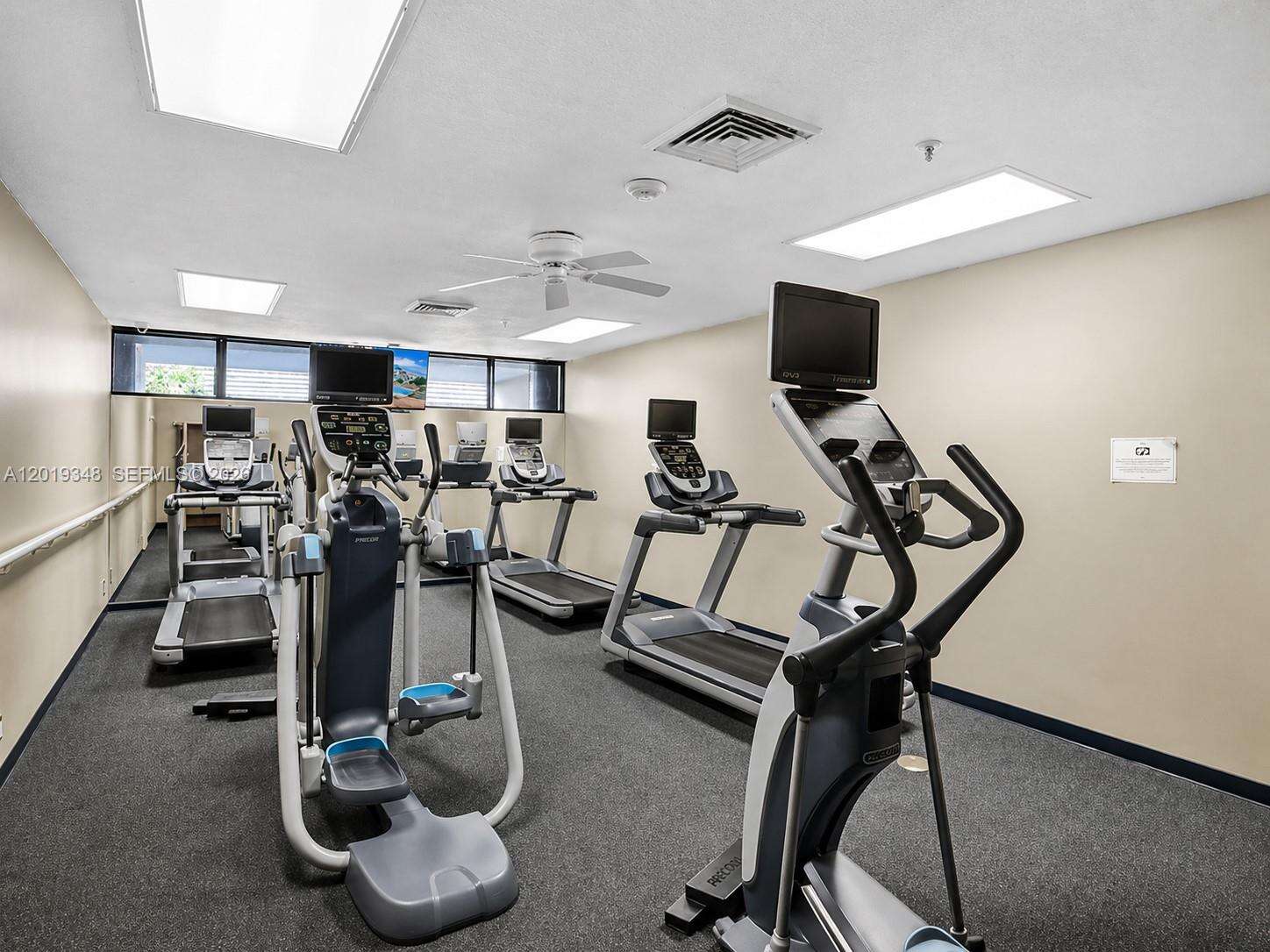 Brickell Key 1 at 520 Brickell Key Dr, Miami, FL 33131 - For Rent photo 34