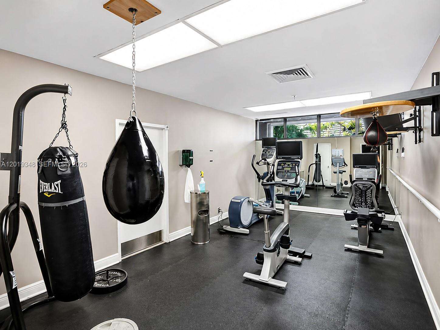 Brickell Key 1 at 520 Brickell Key Dr, Miami, FL 33131 - For Rent photo 36