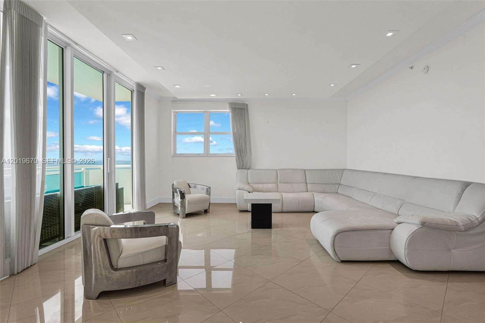 The Residences at 3001 Ocean Dr, Hollywood, FL 33019 - For Rent photo 2