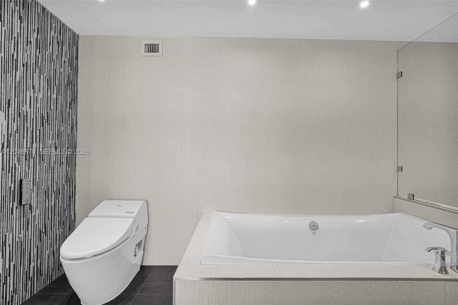 The Residences at 3001 Ocean Dr, Hollywood, FL 33019 - For Rent photo 26