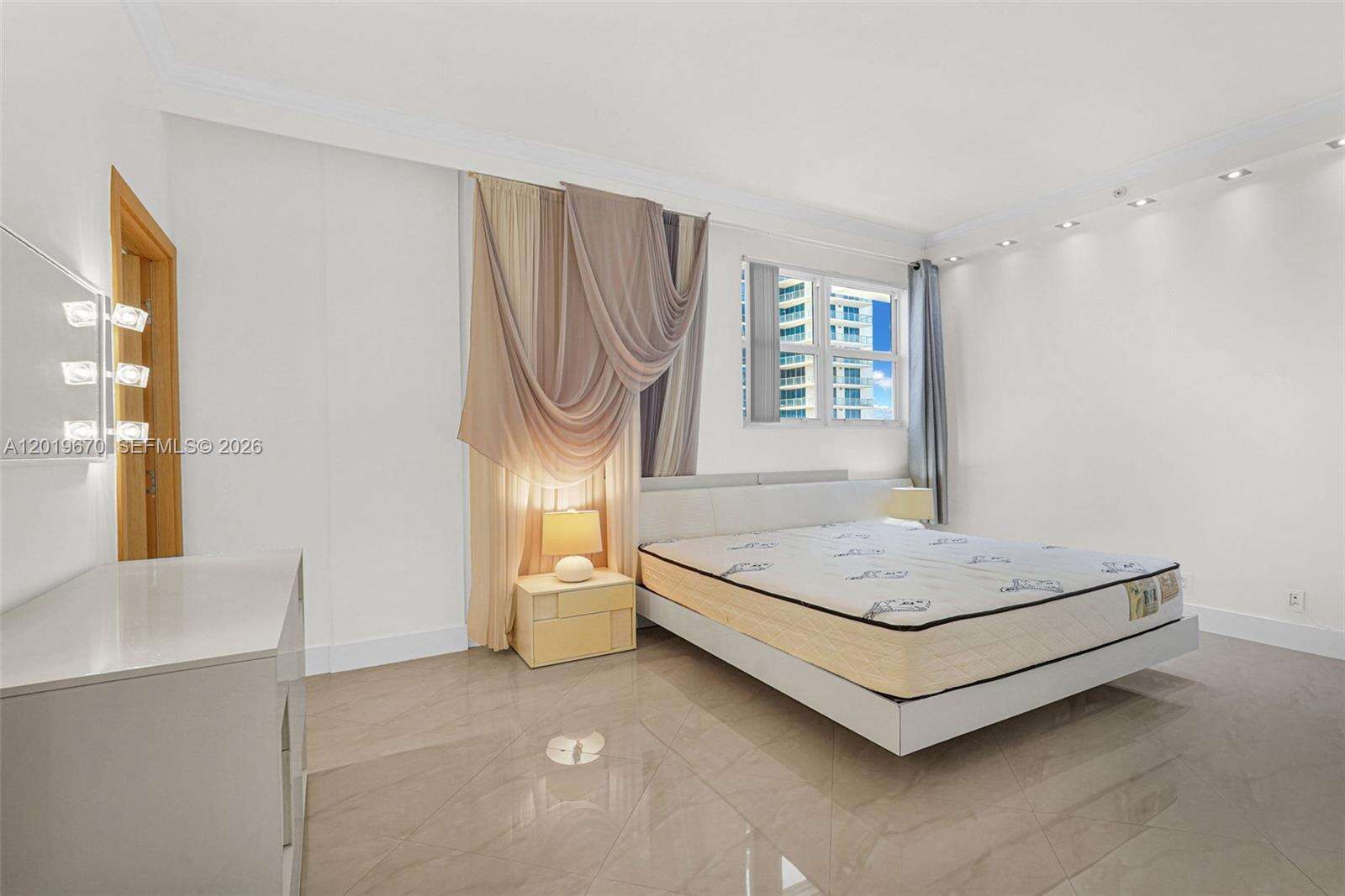 The Residences at 3001 Ocean Dr, Hollywood, FL 33019 - For Rent photo 28