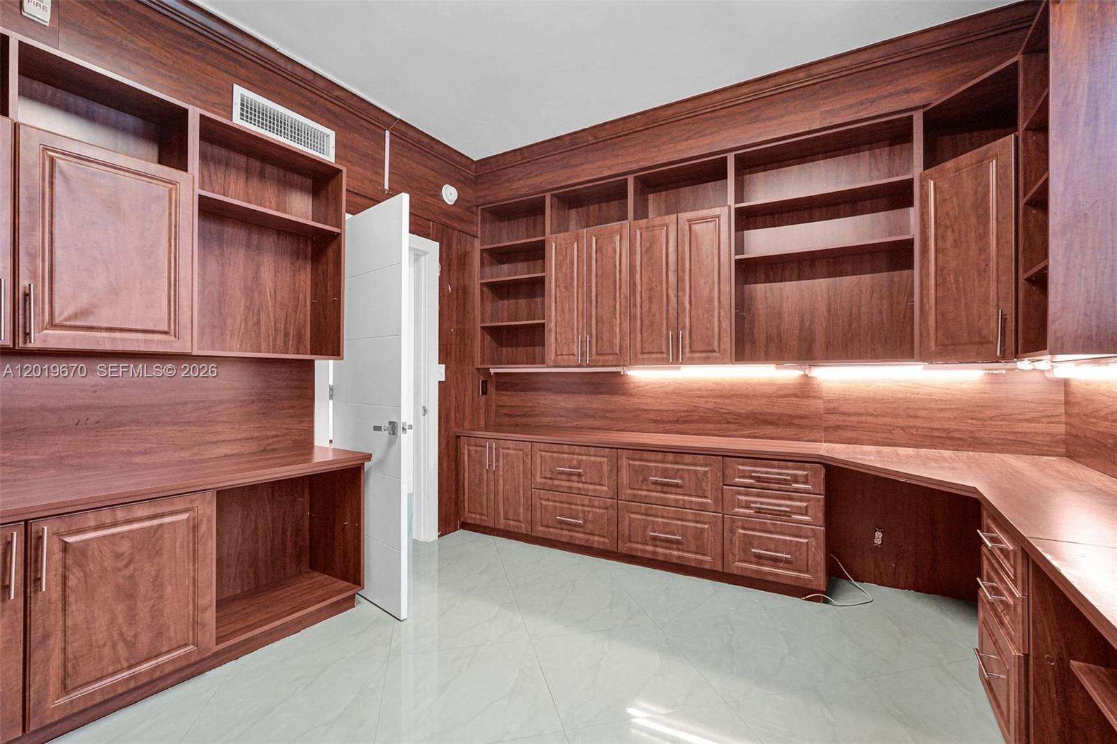 The Residences at 3001 Ocean Dr, Hollywood, FL 33019 - For Rent photo 38