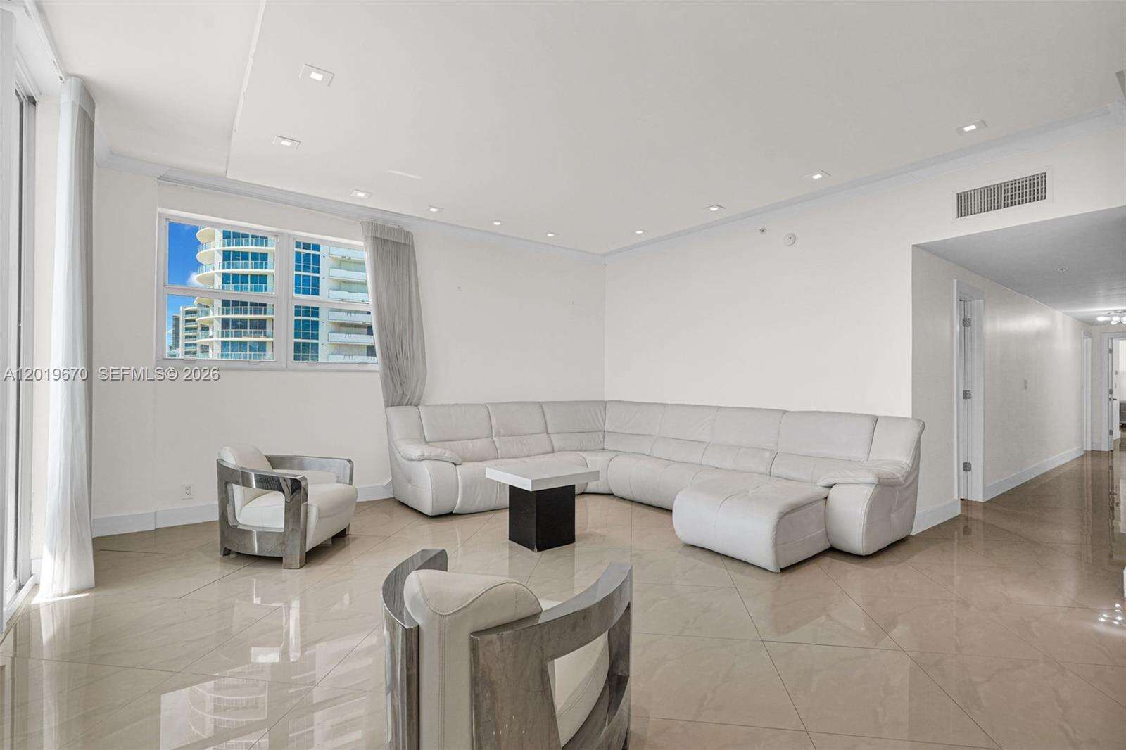 The Residences at 3001 Ocean Dr, Hollywood, FL 33019 - For Rent photo 5