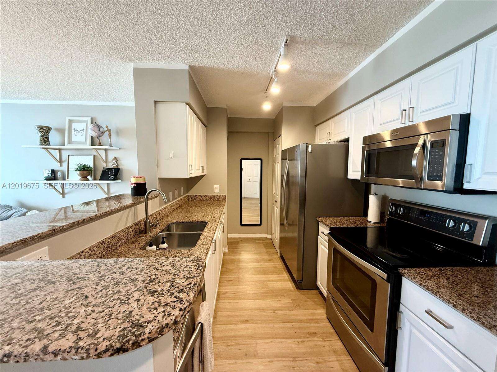 The Mark On Brickell at 1155 Brickell Bay Dr, Miami, FL 33131 - For Rent photo 15