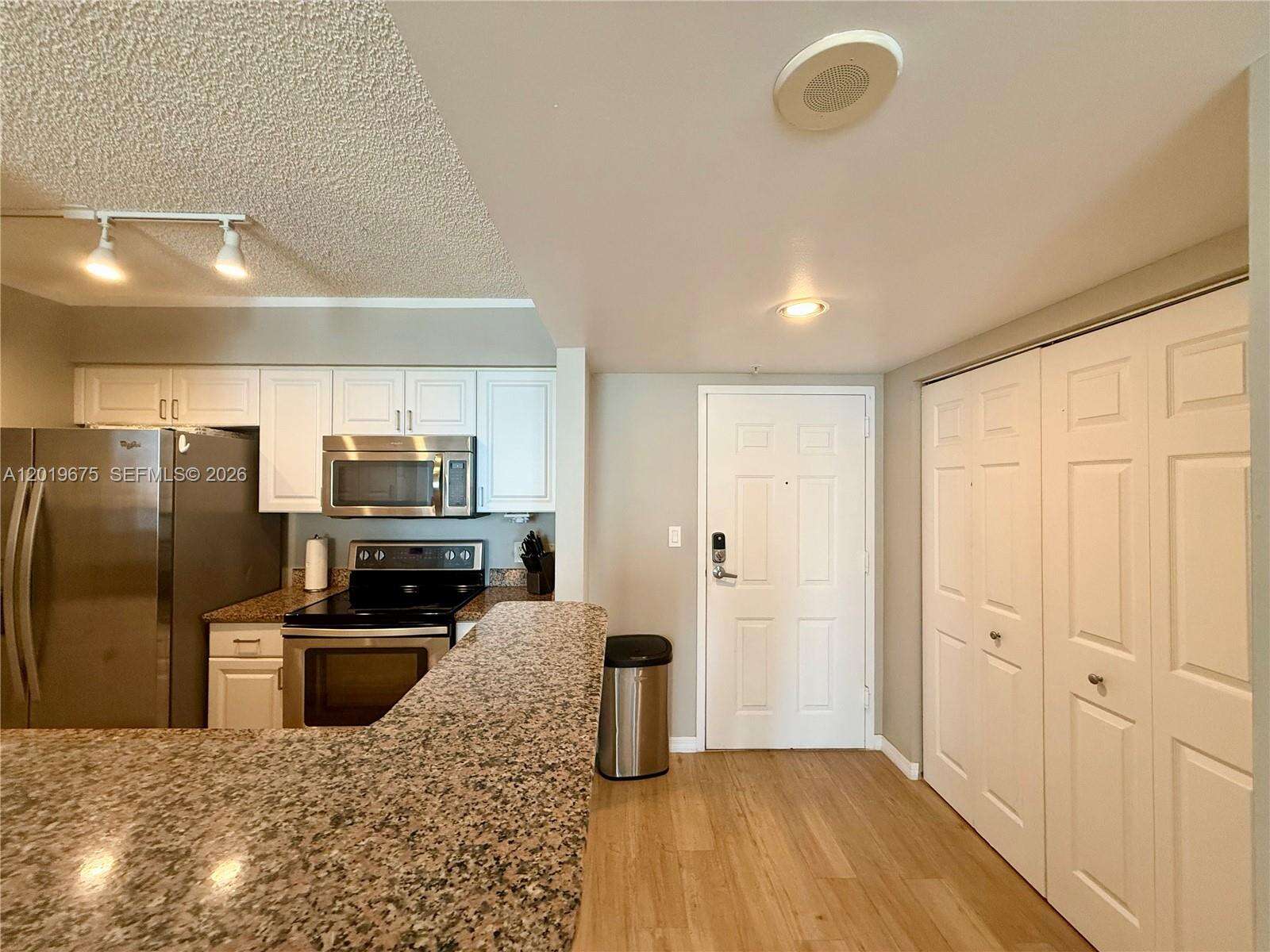 The Mark On Brickell at 1155 Brickell Bay Dr, Miami, FL 33131 - For Rent photo 16