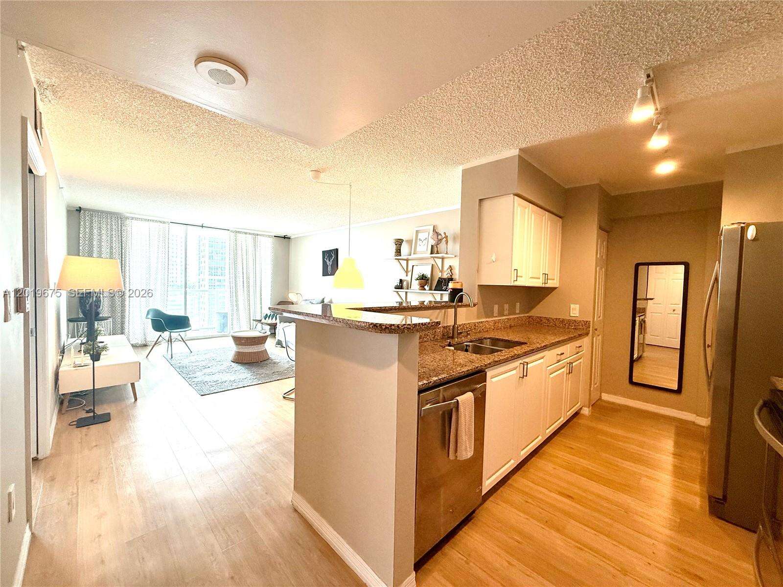 The Mark On Brickell at 1155 Brickell Bay Dr, Miami, FL 33131 - For Rent photo 5