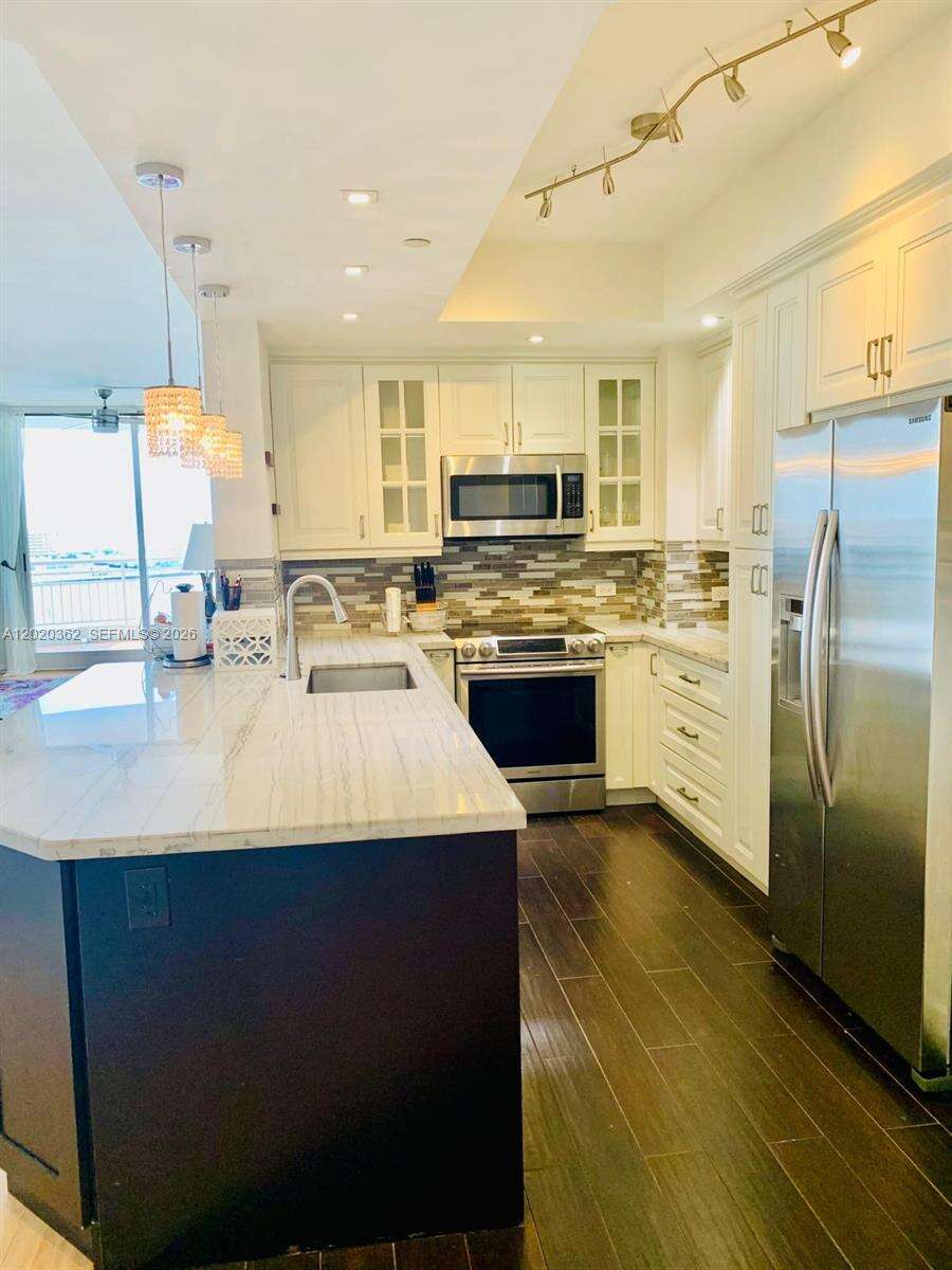 One Tequesta Point at 888 Brickell Key Dr, Miami, FL 33131 - For Rent photo 13