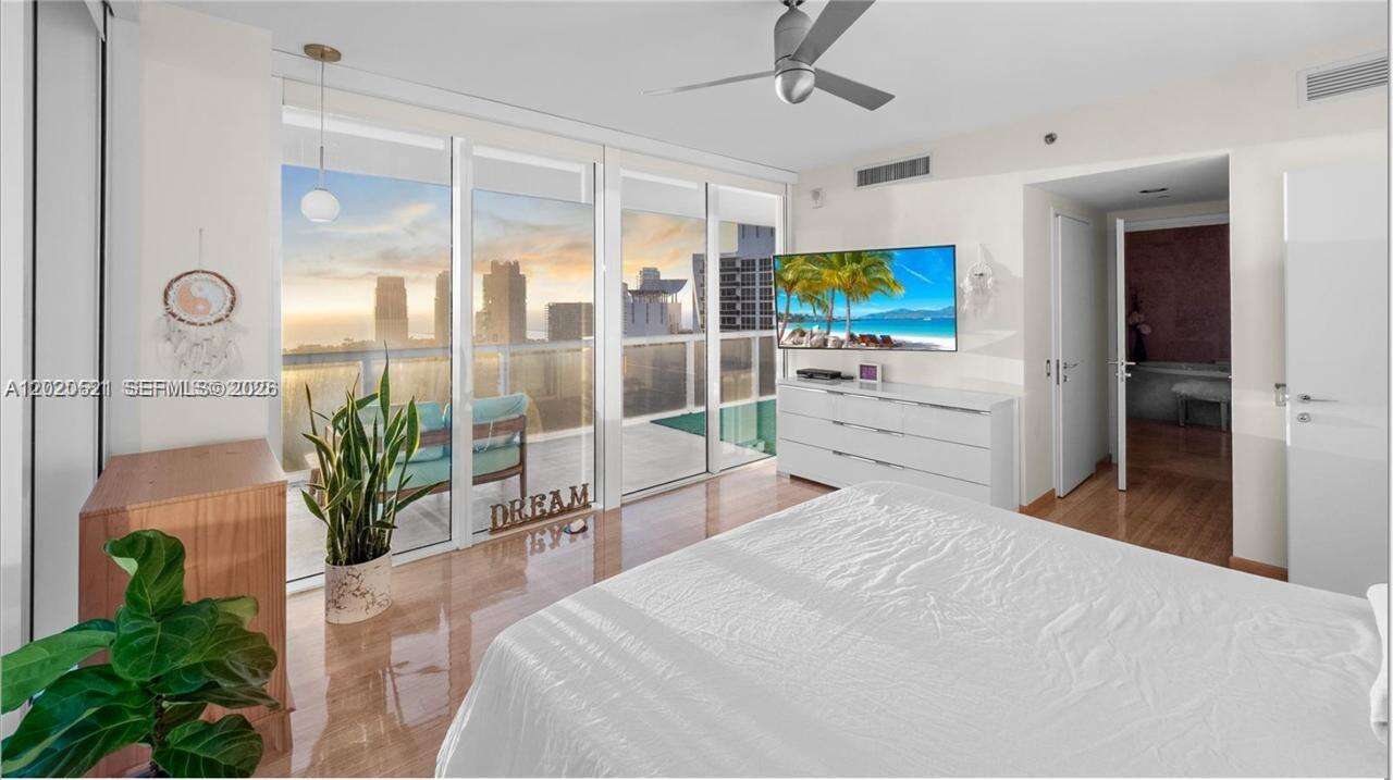 Icon at 450 Alton Rd, Miami Beach, FL 33139 - For Rent photo 11