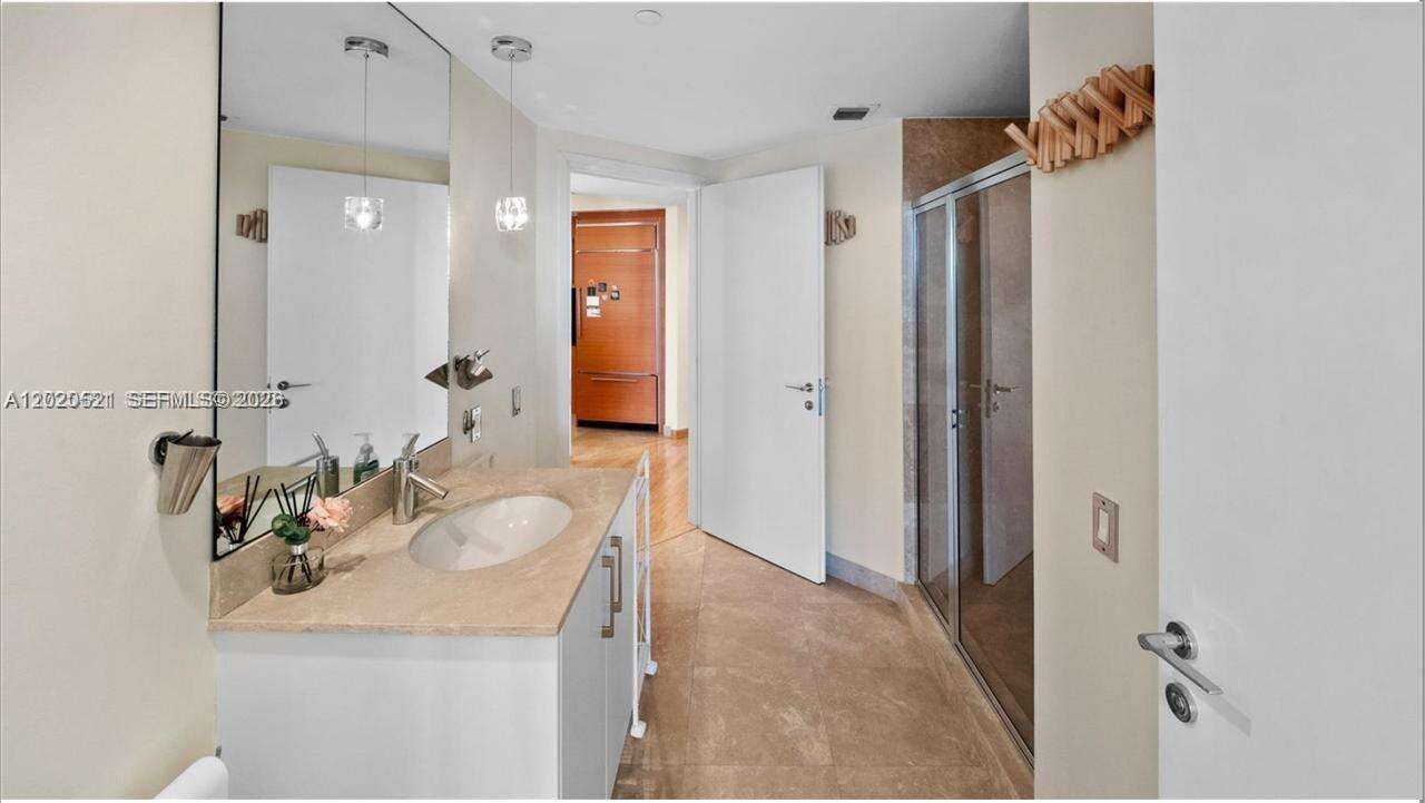 Icon at 450 Alton Rd, Miami Beach, FL 33139 - For Rent photo 15