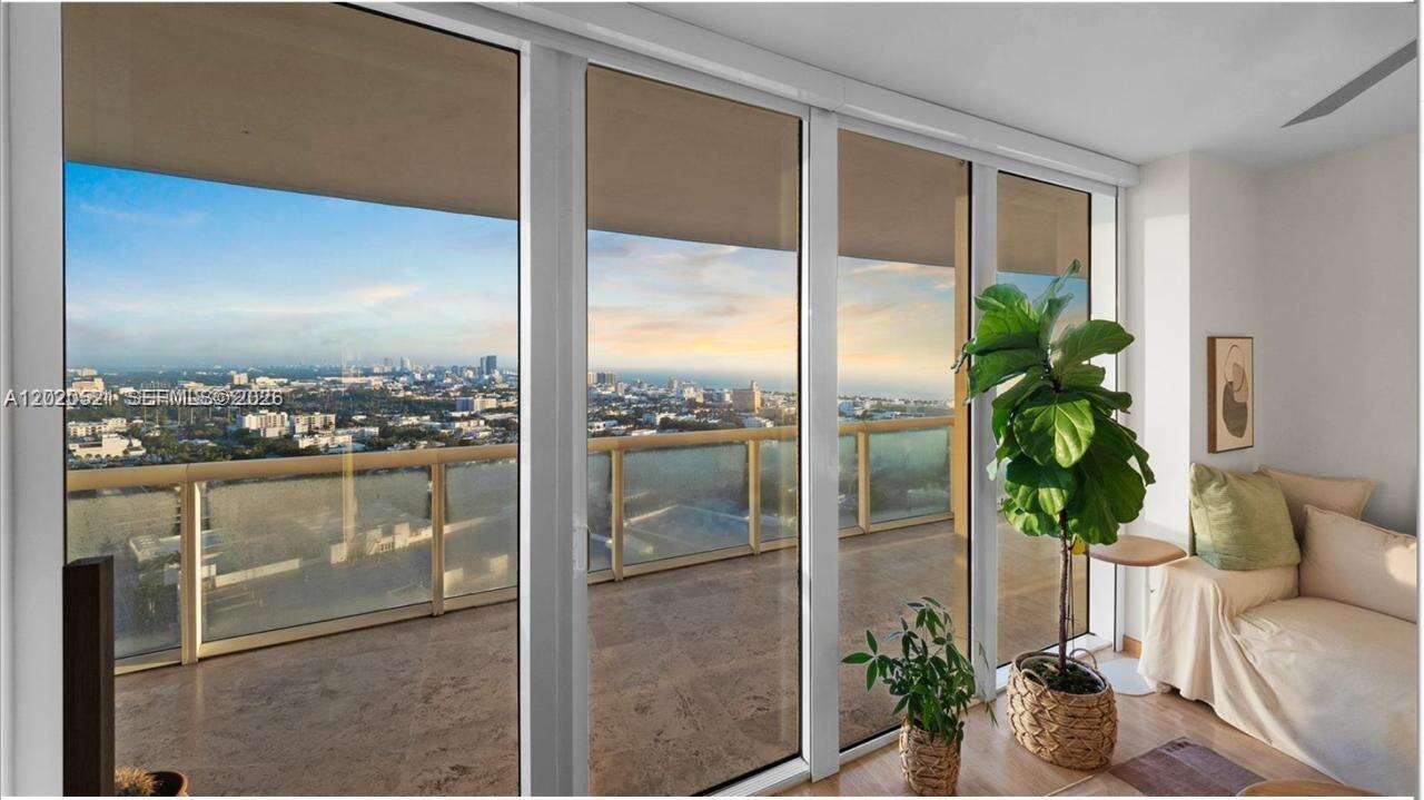 Icon at 450 Alton Rd, Miami Beach, FL 33139 - For Rent photo 8