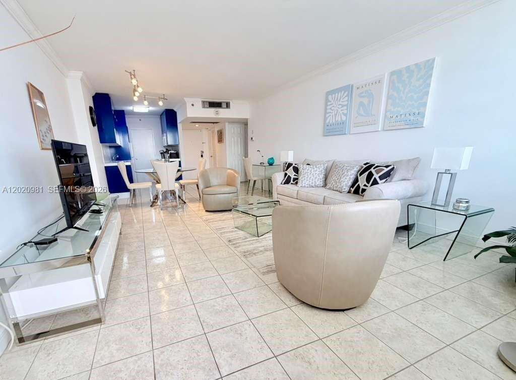Decoplage at 100 Lincoln Rd, Miami Beach, FL 33139 - For Rent photo 5