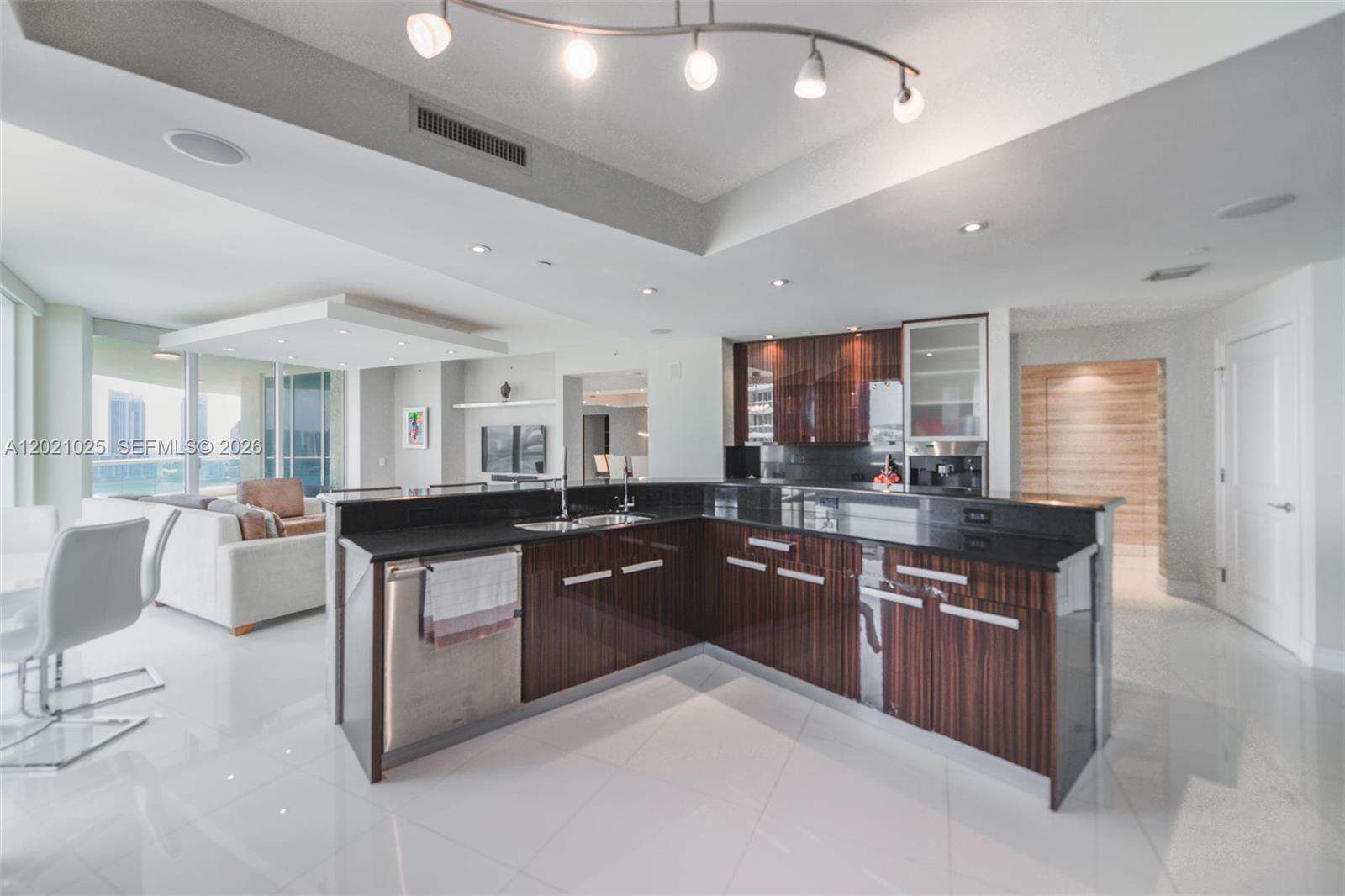 Bellamare at 6000 Island Blvd, Aventura, FL 33160 - For Rent photo 17